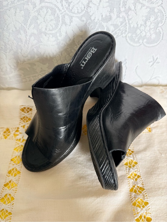 Born Shoes - Børn Black Leather Peep Toe Wedge Mules Clogs Size 10M